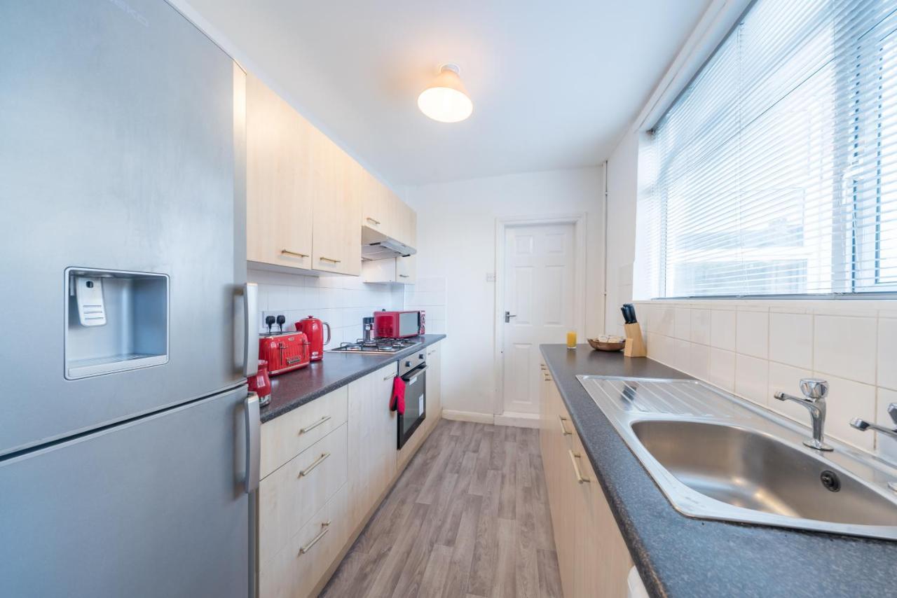 3 Bedroom Saks - 2 Living Area House In Newland Ave Hull Kingston upon Hull Exteriér fotografie