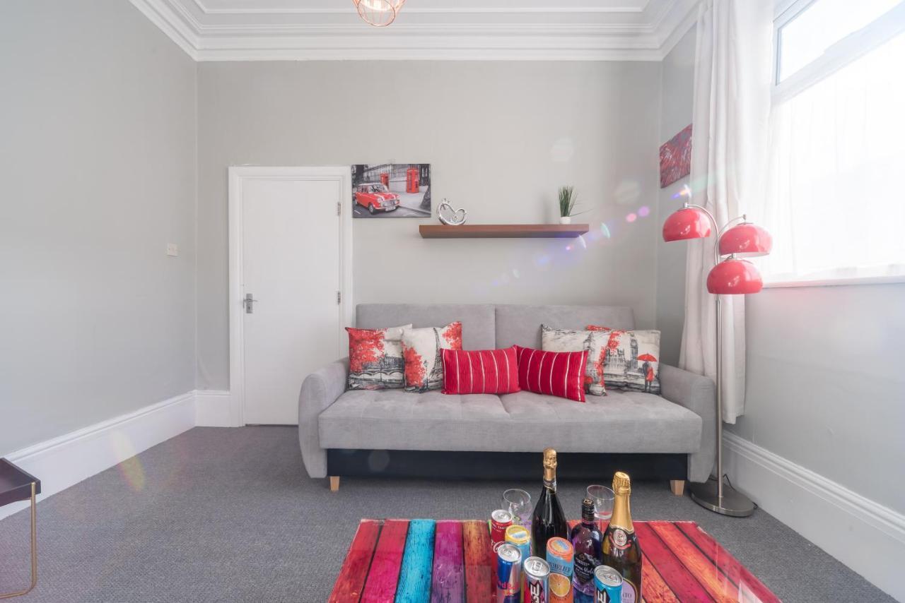 3 Bedroom Saks - 2 Living Area House In Newland Ave Hull Kingston upon Hull Exteriér fotografie
